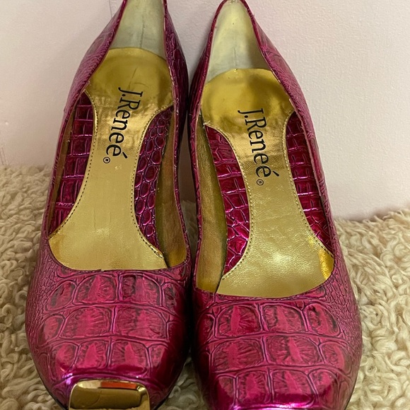 J . Renee size 9,5 man made leather pink gold pumps in excellent condition. - Picture 3 of 9